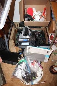 lot 292 image: Electronics bill checker, cables, tablet stand and more