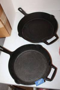 lot 295 image: Cast iron pans