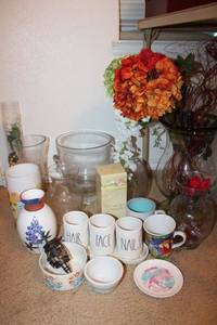 lot 301 image: Home dcor vases and mugs