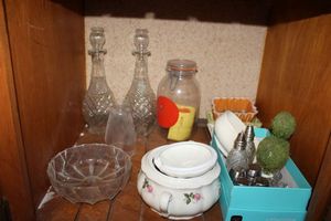 lot 724 image: Misc. lot crystal bowl, decanters, salt and pepper shakers and more