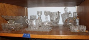 lot 727 image: Lead crystal candle holders, bowls and bird pattern set