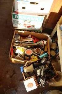 lot 828 image: Craft supplies