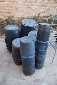 lot 841 image: Plastic planters
