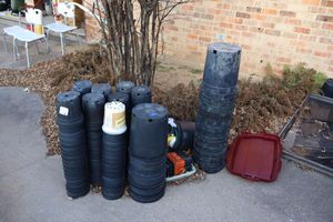 lot 843 image: Plastic planters