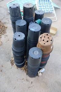 lot 847 image: Plastic planters