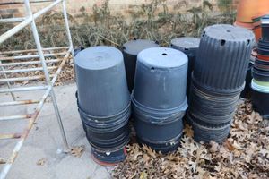 lot 845 image: Plastic planters