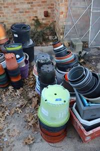 lot 849 image: Plastic planters