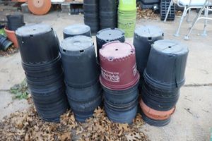 lot 848 image: Plastic planters