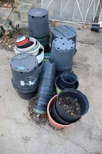 lot 858 image: Plastic planters