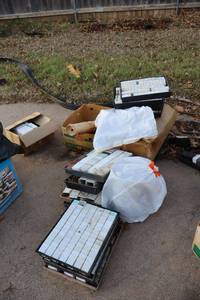 lot 866 image: Small plant starter containers
