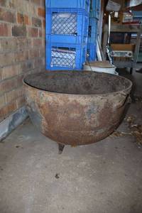 lot 890 image: Large iron caldron