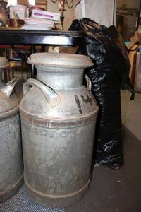 lot 803 image: Vintage Dairy milk can jug