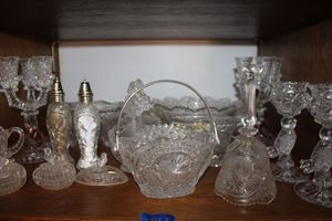 lot 761 image: Lead crystal table items with bird design
