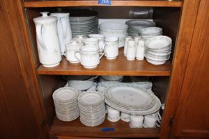lot 763 image: Large dish set by Johann Haviland Bavaria Germany