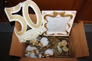 lot 783 image: Gold 50th anniversary table dcor