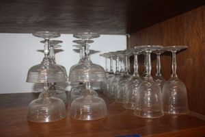 lot 790 image: Champagne coupes and wine glasses with x pattern