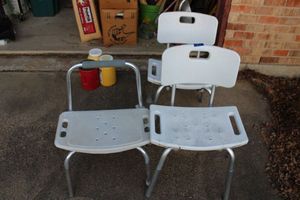 lot 853 image: Shower chairs