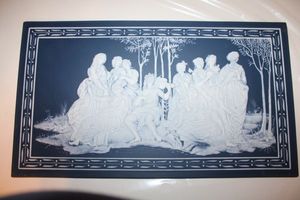 lot 10 image: Villeroy & Boch Mettlach PARNASS Blue and white plaque - approx. 21x12