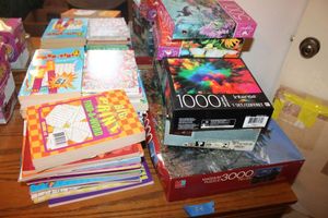 lot 54 image: Puzzles and puzzle books