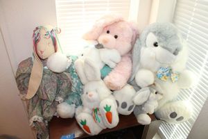 lot 57 image: Plush toys bunny rabbits