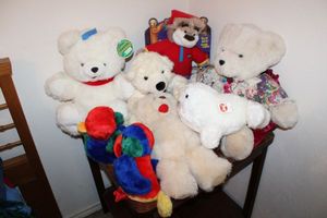 lot 59 image: Plush toys teddy bears, parrots, and Bedtime Bubba