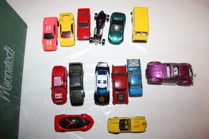 lot 116 image: Hot Wheels cars and Tootsie Toy Volkswagen car