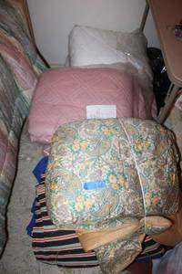 lot 74 image: Misc. bed comforters