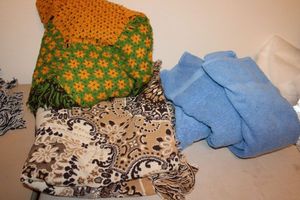 lot 80 image: Bedspread, Afghan and towels