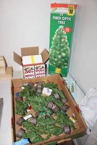 lot 119 image: Mini Christmas trees and decorations