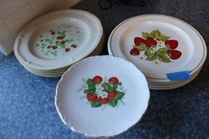 lot 147 image: Strawberry dishes (match dishes from last auction)