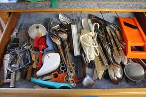 lot 159 image: Kitchen utensils