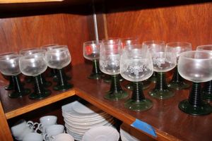 lot 42 image: Vintage France Luminarc green stem glassware, see photos