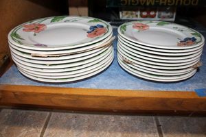 lot 177 image: Kitchen Villeroy & Boch Amapola dishes