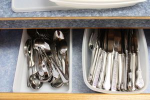 lot 179 image: Kitchen mixed flatware