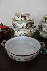 lot 192 image: Vintage Asta Cookware set as shown - heavy, enamel coated with brass handles