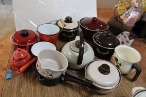 lot 200 image: Misc. cookware as shown