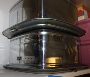 lot 209 image: Vintage square metal cake carriers