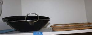 lot 215 image: Kitchen cooking wok and bamboo tray