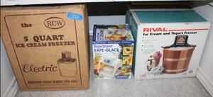 lot 221 image: Ice cream makers and Snow Shaver