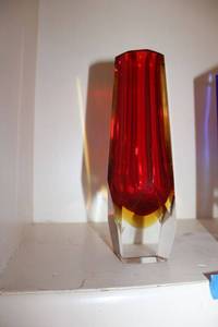 lot 188 image: Vintage Murano Sommerso Red Block glass vase