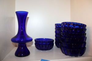 lot 223 image: Cobalt Blue glass vase and bowls