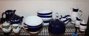 lot 224 image: Blue and white Heinrich dish set plus extras