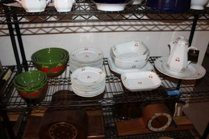 lot 225 image: Heinrich dish set Cherry design with green cherry bowls
