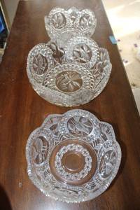 lot 247 image: 3 Lead crystal clear bowls with bird design