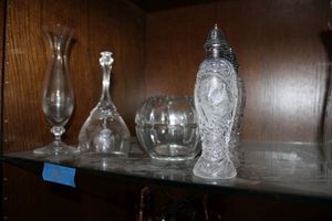lot 261 image: Lead crystal items, see photos