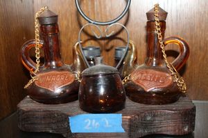 lot 262 image: Amber glass Oil and Vinegar condiment serving tray