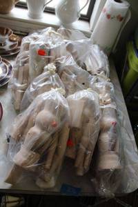 lot 276 image: Unfinished nutcracker crafts