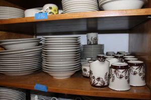 lot 287 image: Brown stoneware dish set