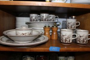 lot 292 image: Brown design four stoneware dish set