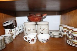 lot 294 image: Toni Raymond pottery dishes and more